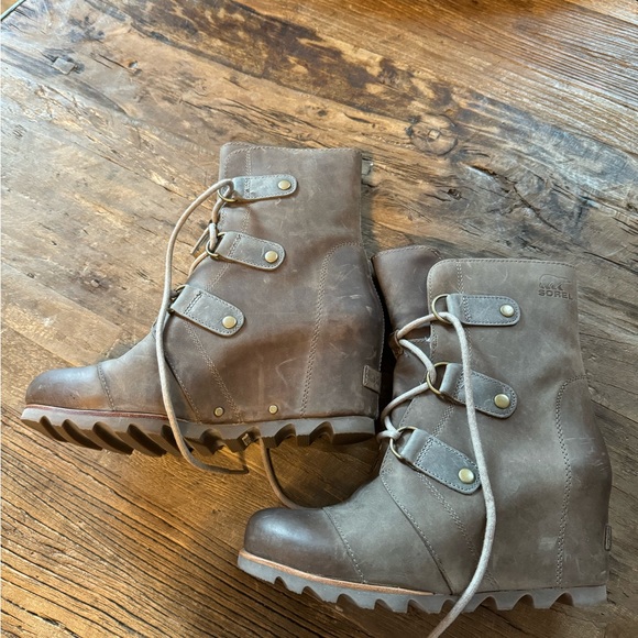 Joan of Arc Sorel wedge boots - Picture 2 of 4